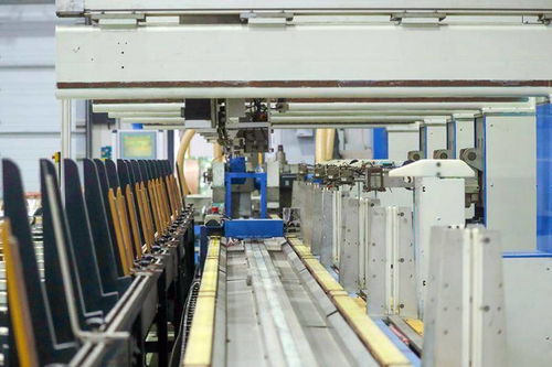 探秘上海無(wú)人工廠(chǎng) 數(shù)字新基建如何實(shí)現(xiàn)制造效率提升30%