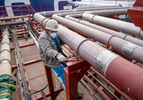 生產(chǎn)任務(wù)重，上海激光管廠(chǎng)春節(jié)期間萬(wàn)余人加班趕工